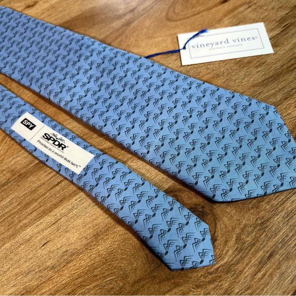 SPDR🕷️ Vineyard Vines Lt Blue SPIDER Pattern - Financial Advisor 100% Silk Tie